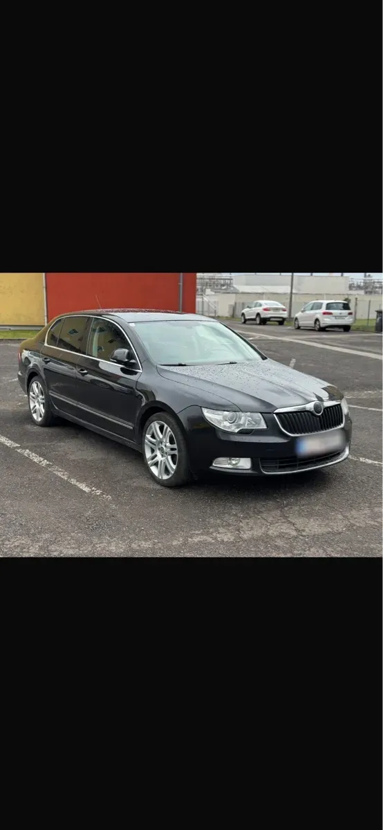 Skoda Superb 2009 photo 2