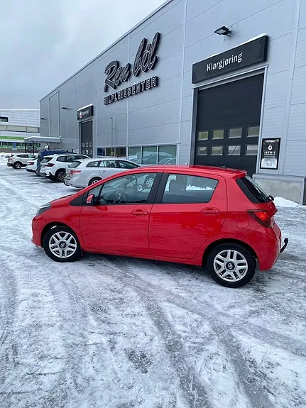 Toyota Yaris 2016 photo 2
