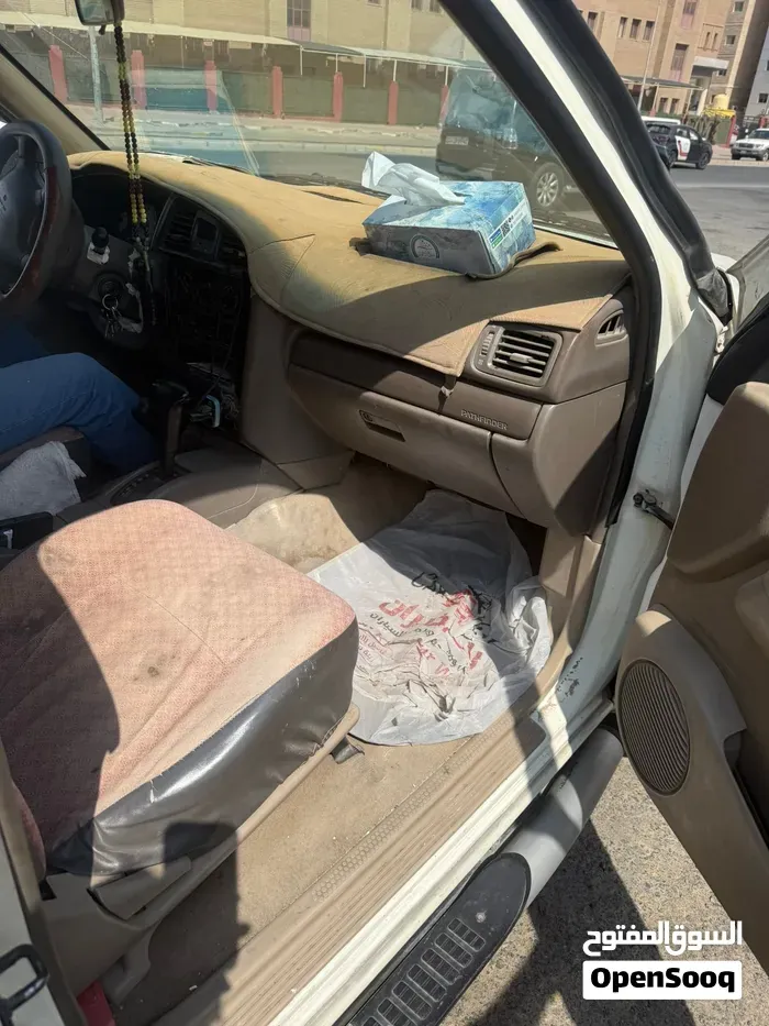 Nissan Pathfinder 2001 photo 2