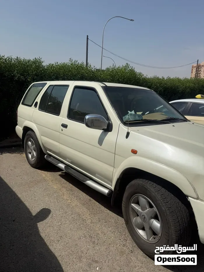 Nissan Pathfinder 2001 photo 4