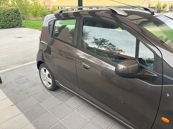 Chevrolet Spark 2011 photo 2