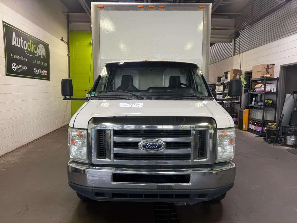 Ford Econoline 2016 photo 2