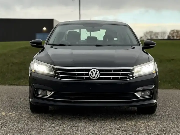 Volkswagen Passat 2017 photo 2