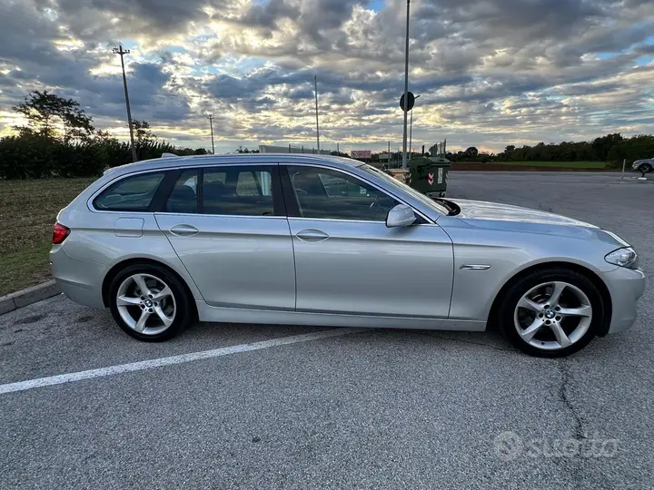 BMW 5 Series 2011 photo 3