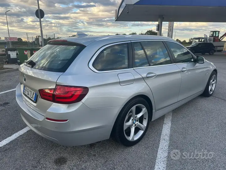 BMW 5 Series 2011 photo 4