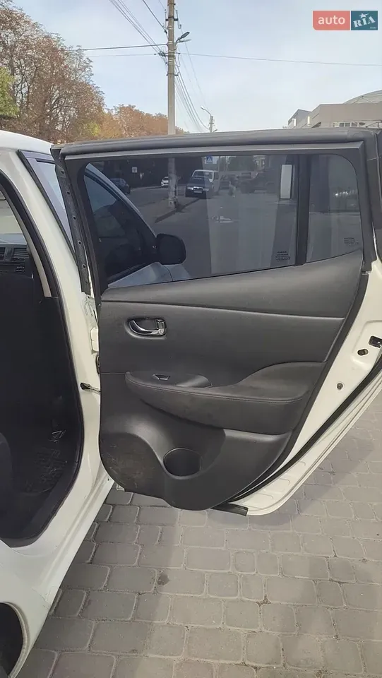 Nissan Leaf 2015 photo 5