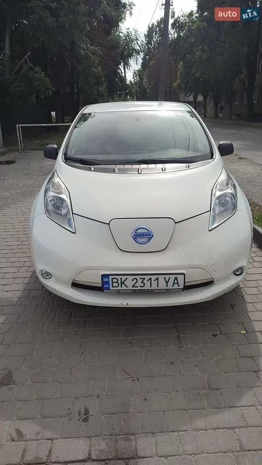 Nissan Leaf 2015 photo 2