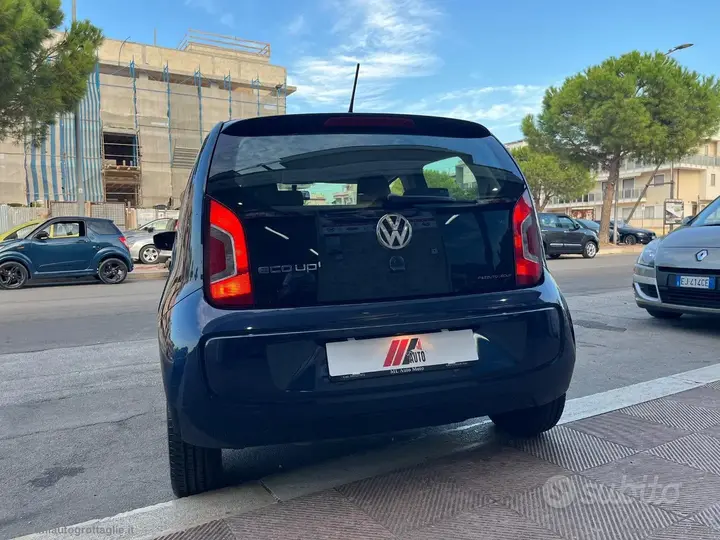 Volkswagen Up 2014 photo 5