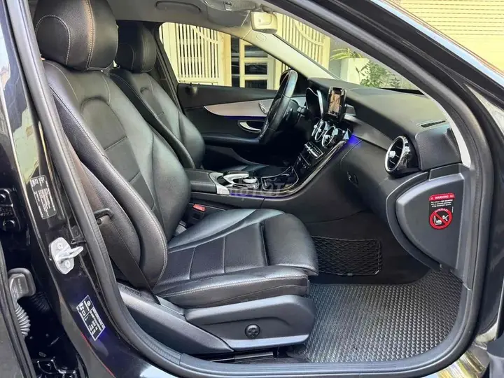 Mercedes-Benz C-Class 2020 photo 5
