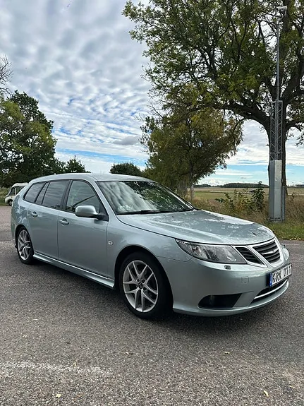 Saab 9-3 2010 photo 3