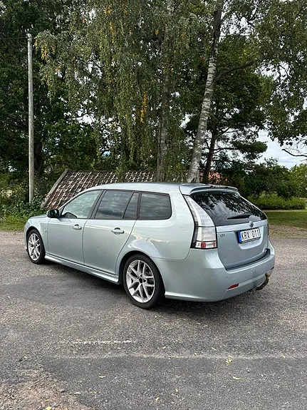 Saab 9-3 2010 photo 2