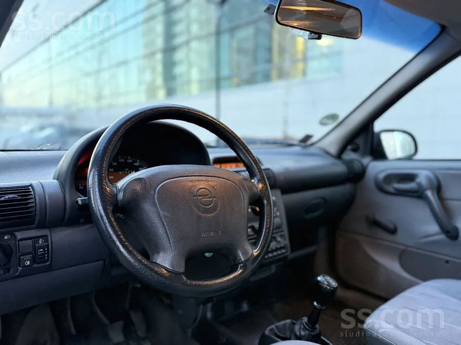 Opel Corsa 1995 photo 4