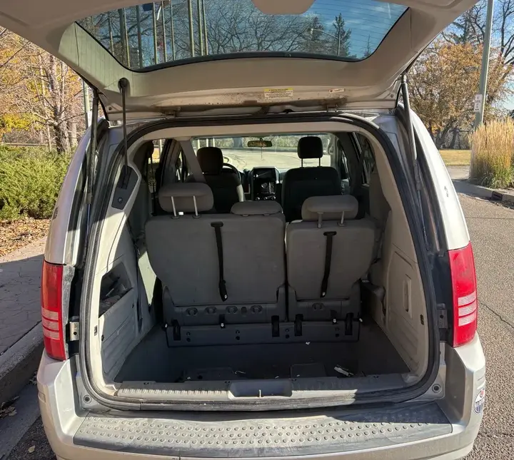 Chrysler Town & Country 2008 photo 5