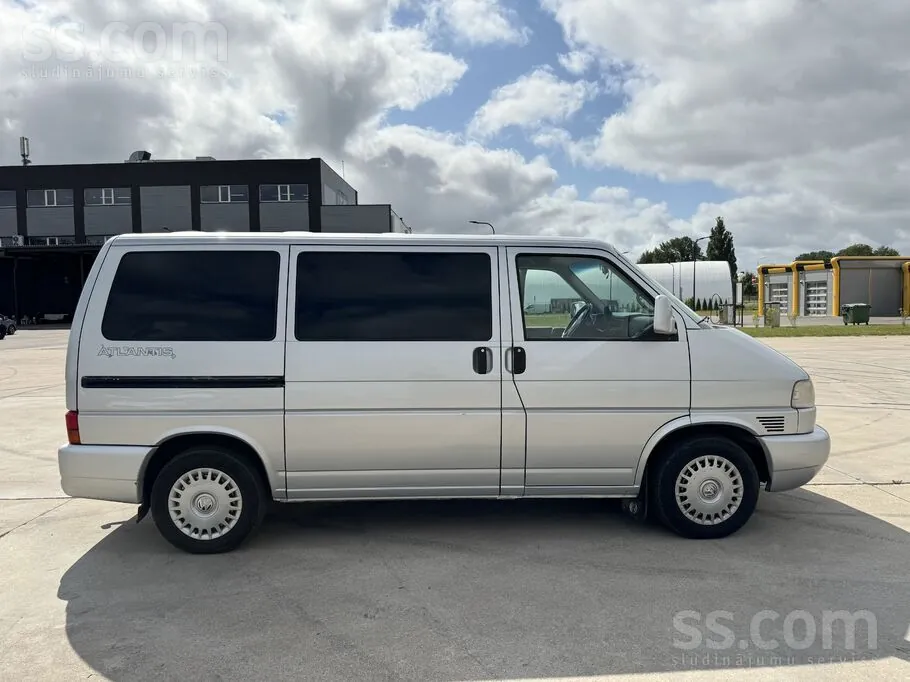 Volkswagen Multivan 2001 photo 2