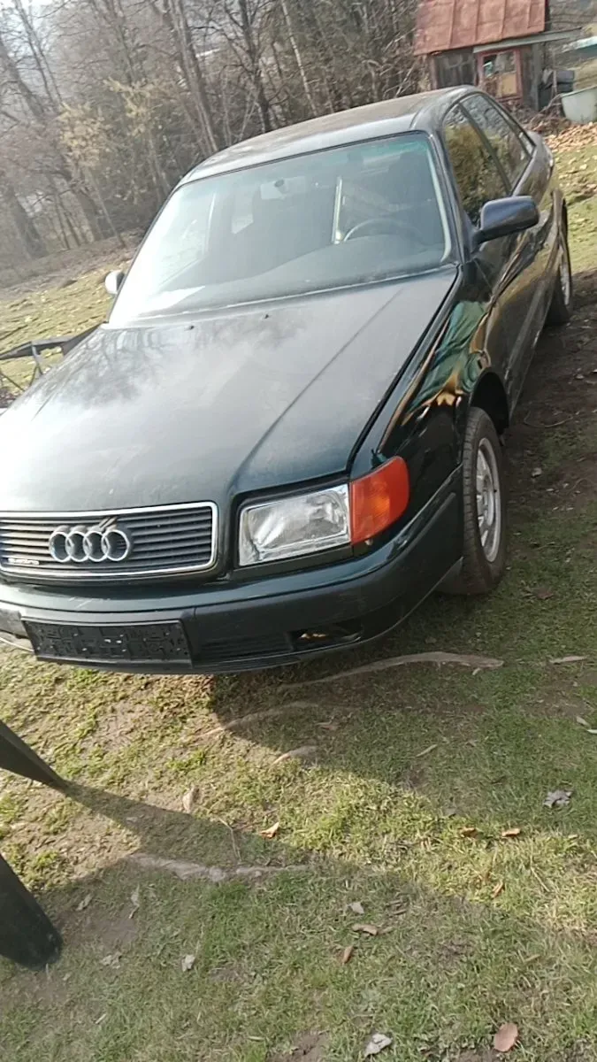 Audi 100
