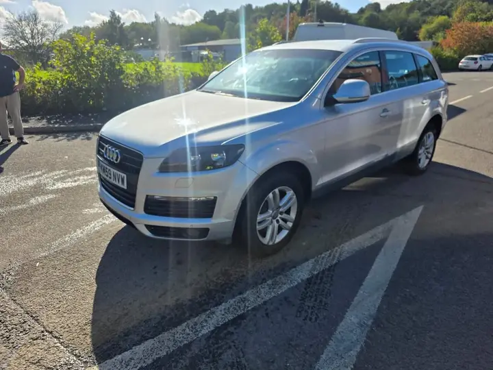 Audi Q7 2010 photo 3