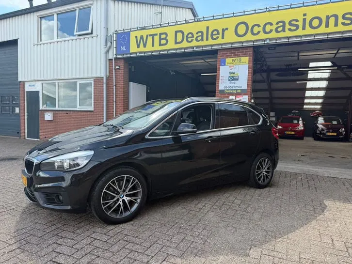 BMW 2 Series Active Tourer 2016 photo 2