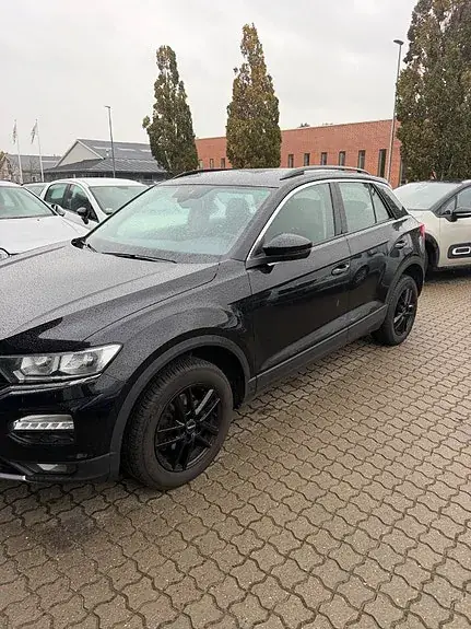 Volkswagen T-Roc 2019 photo 2