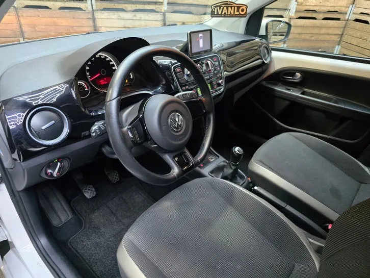 Volkswagen Up 2013 photo 3
