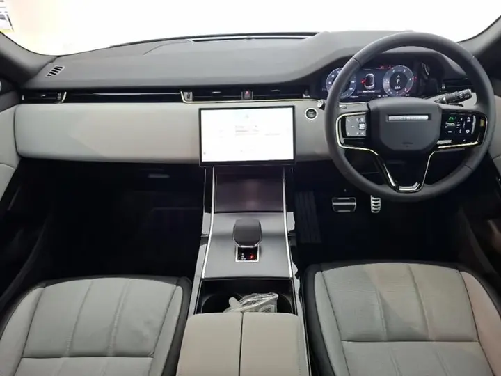 Land Rover Range Rover Evoque 2025 photo 3
