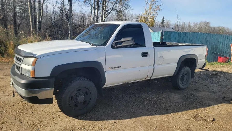 Chevrolet Silverado 2500 2007 photo 2