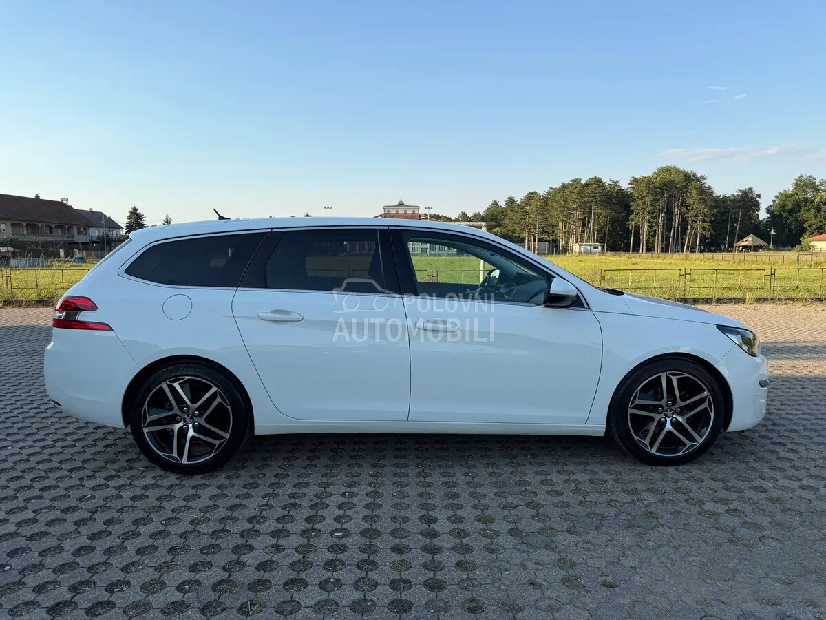 Peugeot 308 2014 photo 5