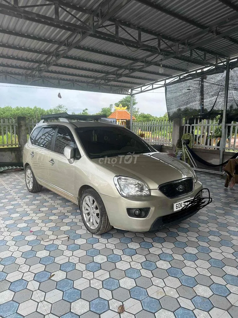 Kia Carens 2012 photo 4