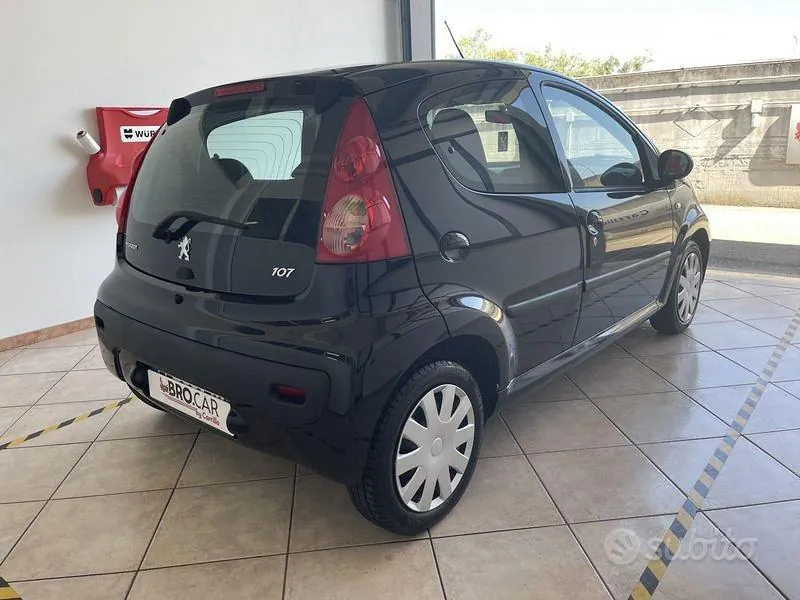 Peugeot 107 2011 photo 3