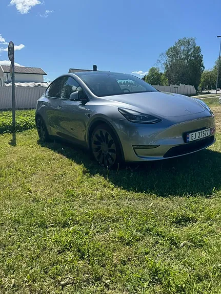 Tesla Model Y 2024 photo 4