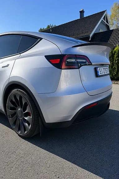 Tesla Model Y 2024 photo 5
