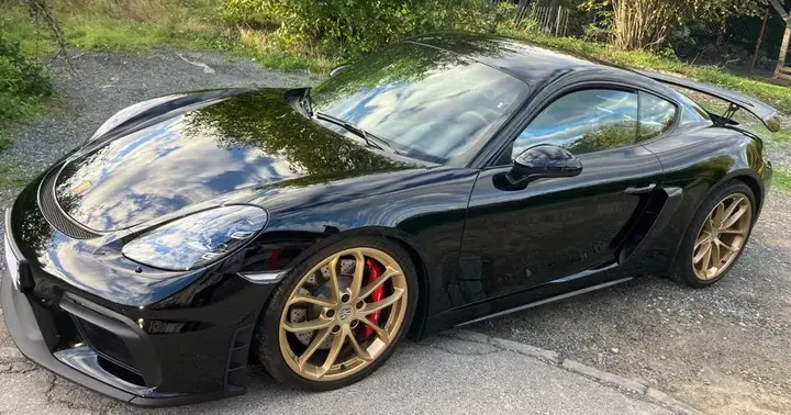 Porsche Cayman 718 Gt4