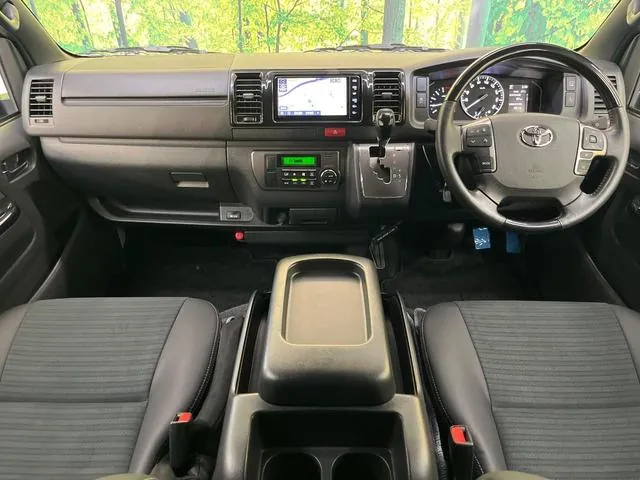 Toyota Hiace 2025 photo 2