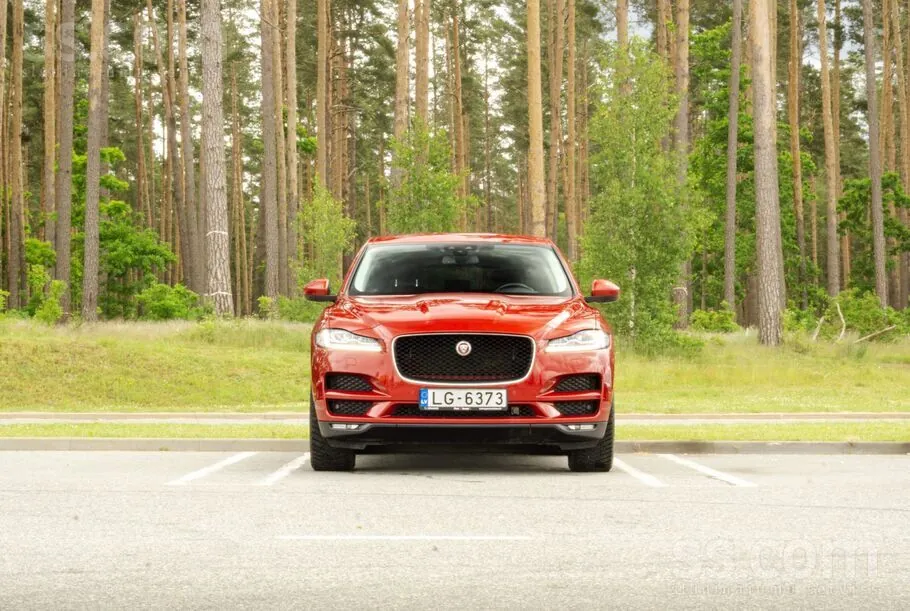 Jaguar F-Pace 2018 photo 3
