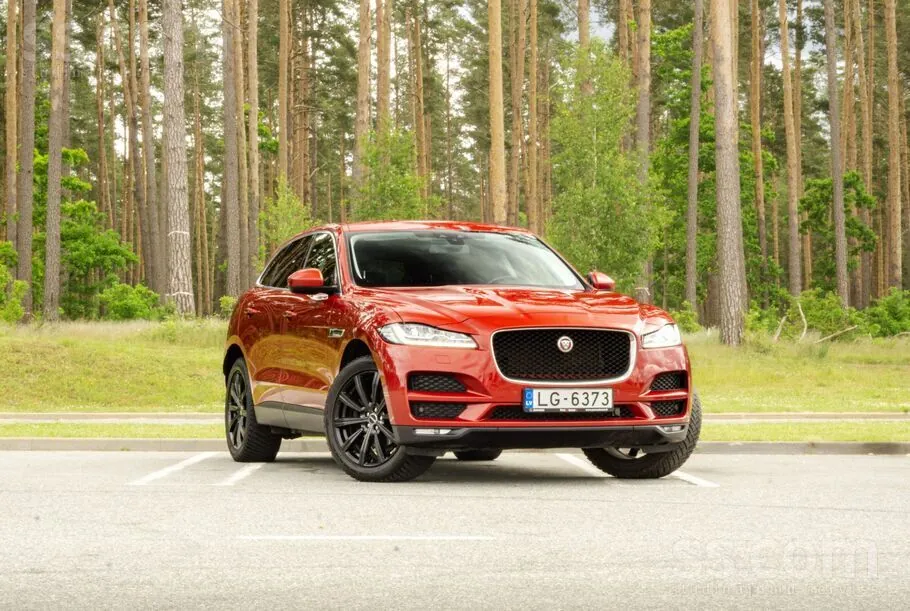 Jaguar F-Pace 2018 photo 2
