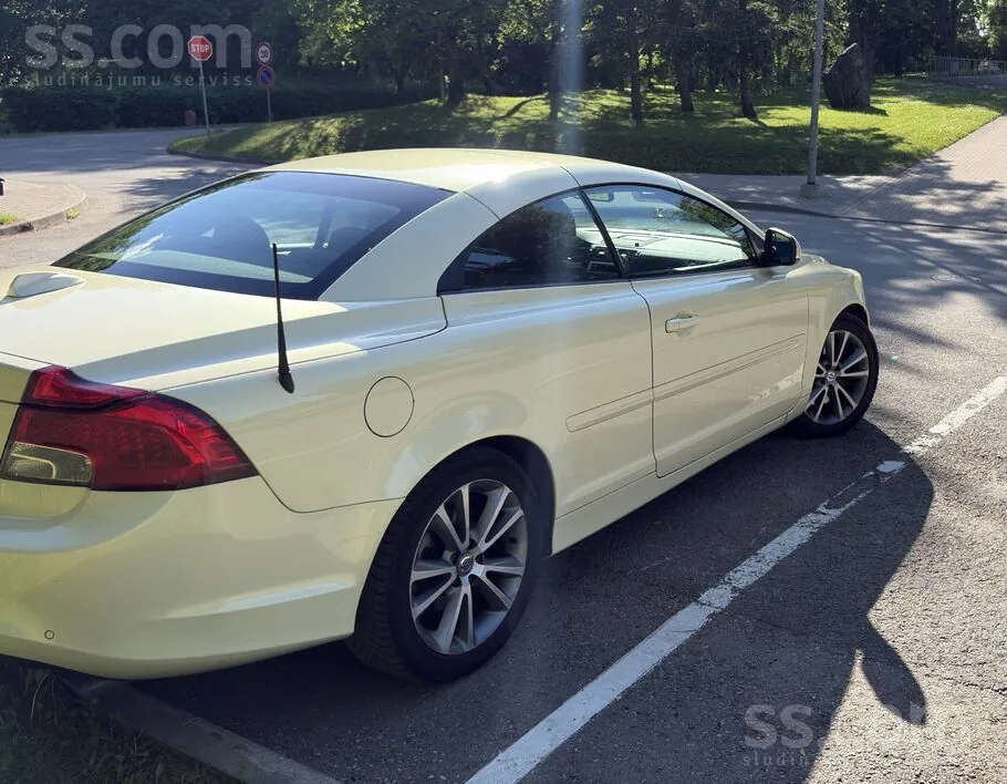Volvo C70 2010 photo 4
