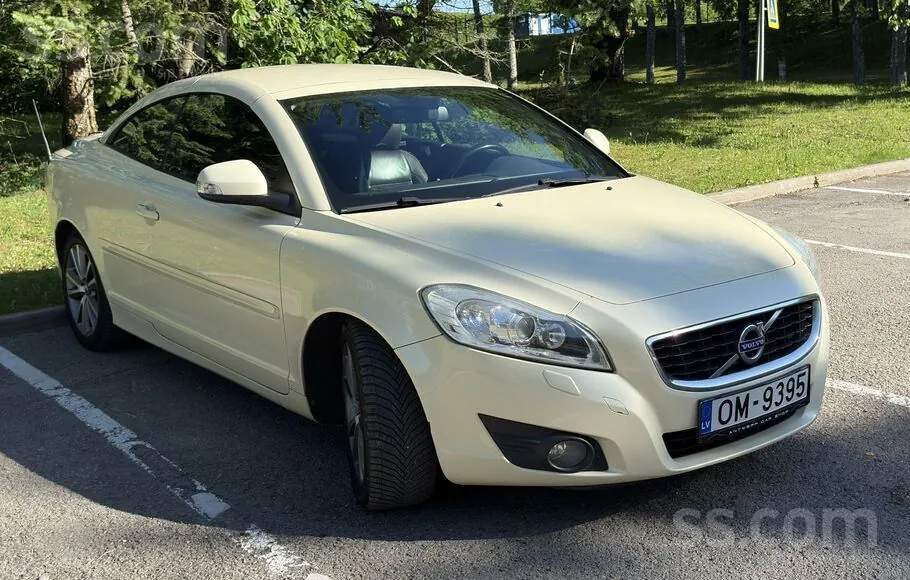 Volvo C70 2010 photo 2