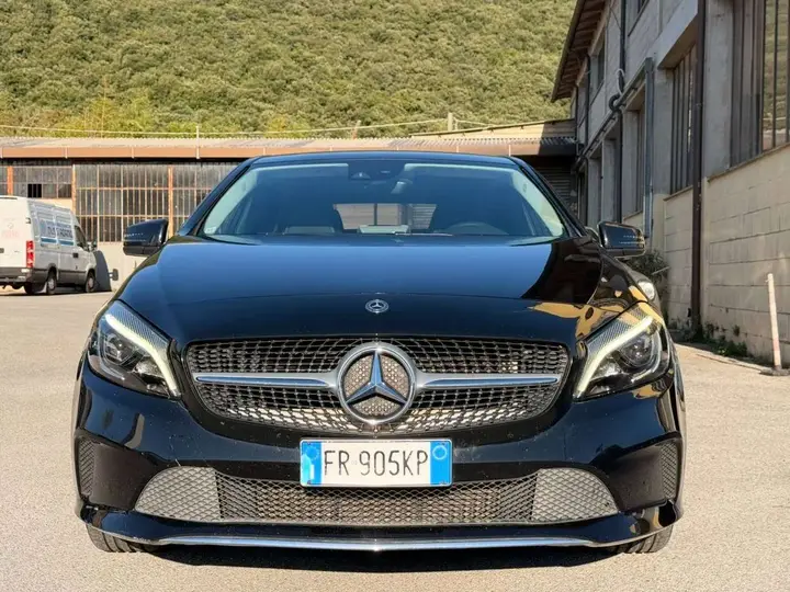 Mercedes-Benz A 180 2018 photo 2