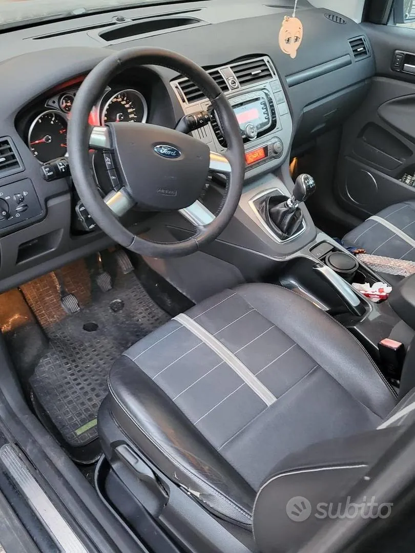 Ford Kuga 2010 photo 3