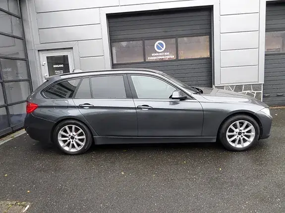 BMW 320I 2013 photo 3