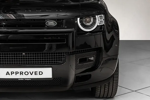 Land Rover Defender 110 2025 photo 3