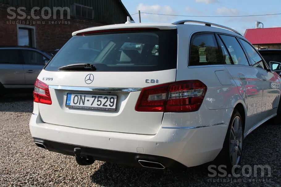 Mercedes-Benz E300 2011 photo 5