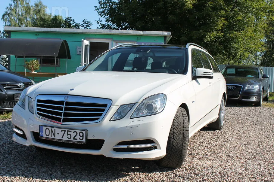 Mercedes-Benz E300