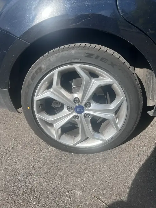 Ford Galaxy 2013 photo 3