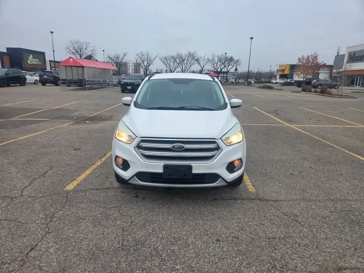 Ford Escape 2017 photo 2
