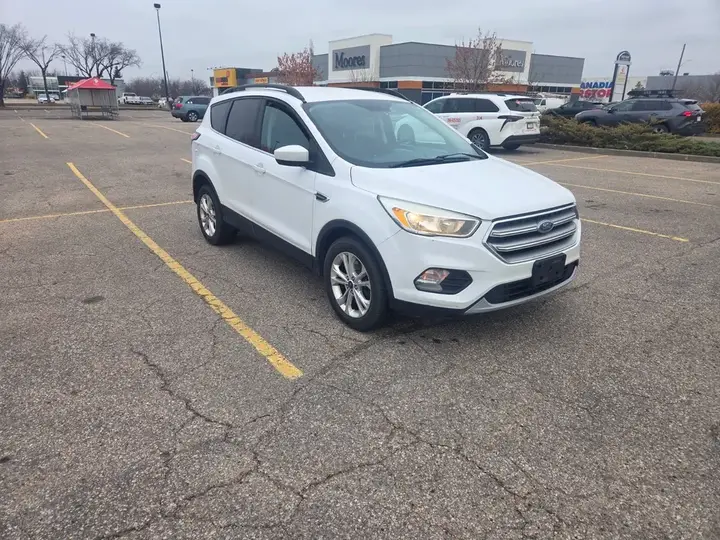 Ford Escape 2017 photo 3