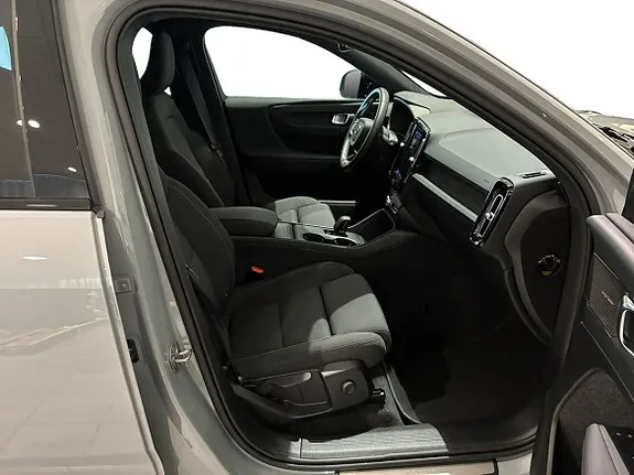 Volvo Ex40 2025 photo 4