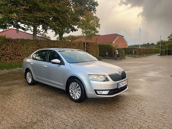 Skoda Octavia 2013 photo 3