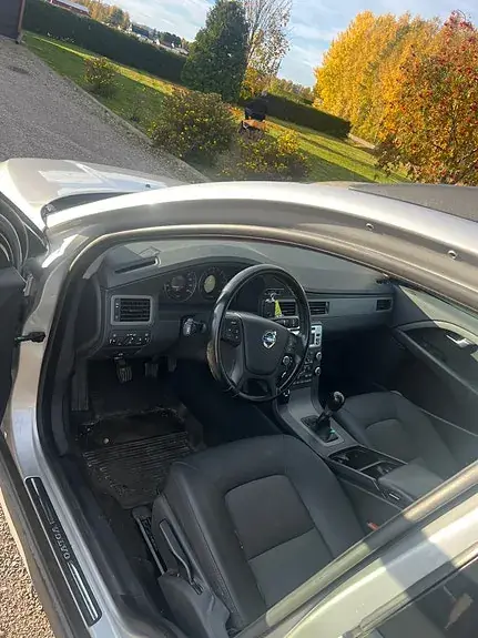Volvo V70 2010 photo 4