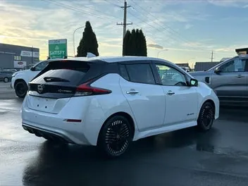 Nissan Leaf 2023 photo 4