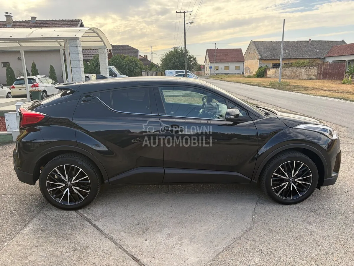 Toyota C-Hr 2017 photo 3